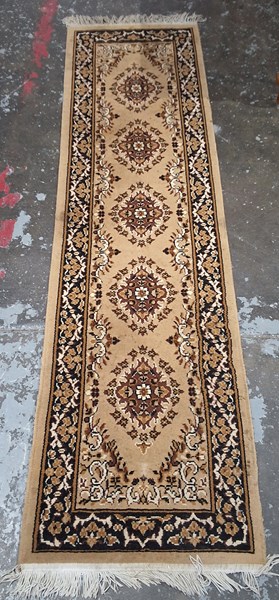 Lot 86 - HALL RUNNER