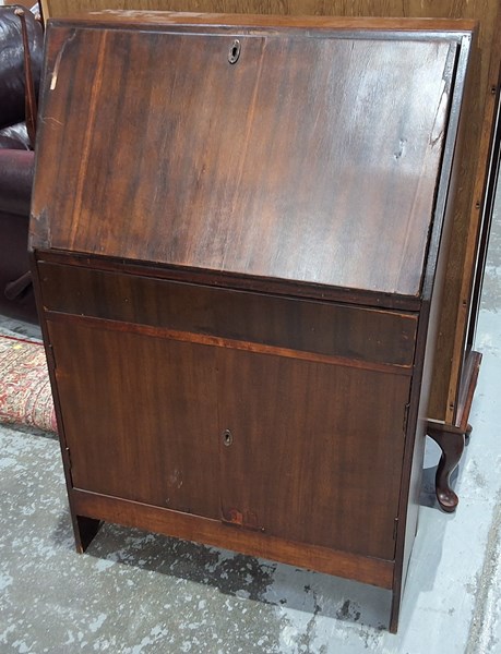 Lot 294 - BUREAU DESK