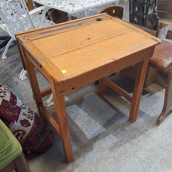 Lot 342 - SCHOOL DESK