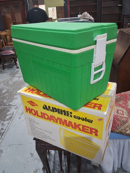 Lot 214 - RETRO ESKY