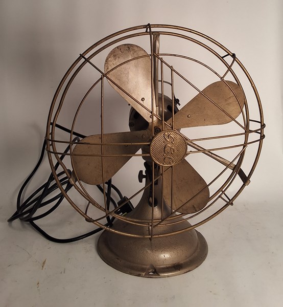 Lot 1272 - VINTAGE FAN