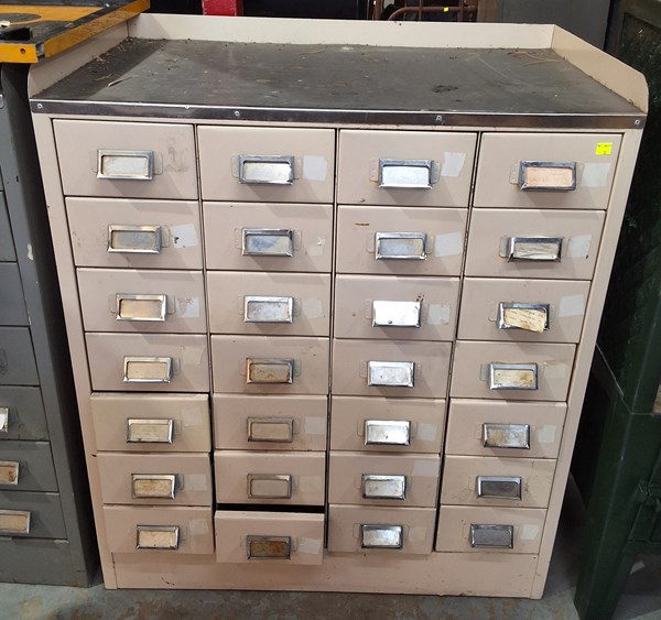 Lot 215 - STORAGE CABINET