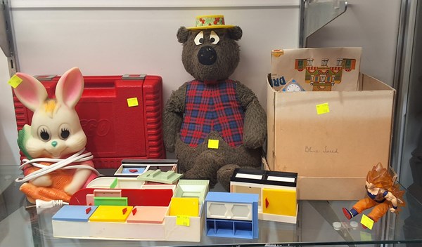 Lot 1382 - VINTAGE TOYS