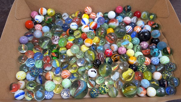 Lot 1206 - MARBLES