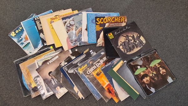 Lot 1236 - VINYL RECORDS
