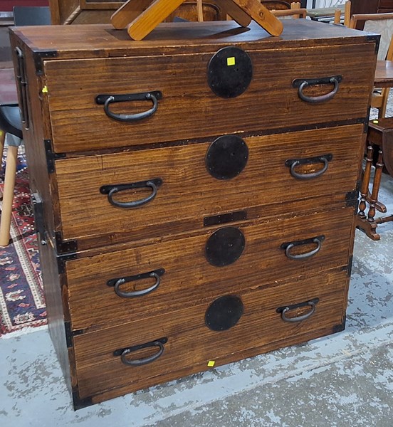 Lot 30 - JAPANESE TANSU CHEST