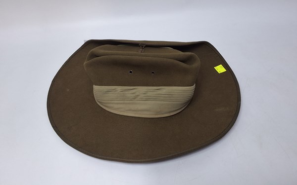 Lot 1215 - SLOUCH HAT