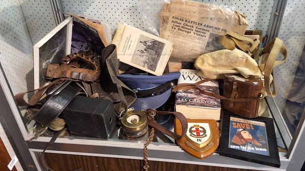 Lot 1242 - MILITARY COLLECTABLES