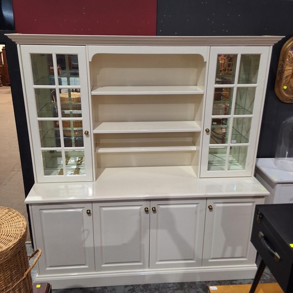 Lot 101 - WALL UNIT