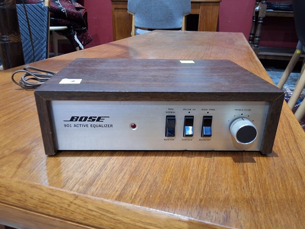Lot 43 - BOSE EQUALIZER