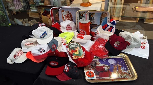 Lot 1161 - COCA-COLA COLLECTABLES