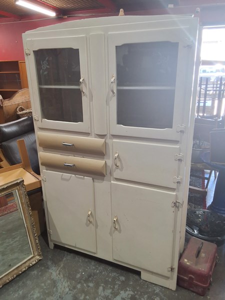 Lot 204 - KITCHEN CABINET