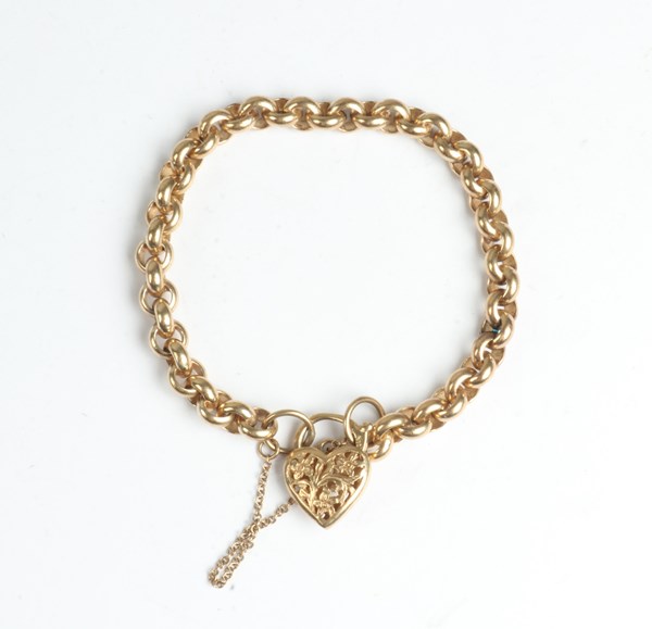 Lot 1001 - GOLD BRACELET