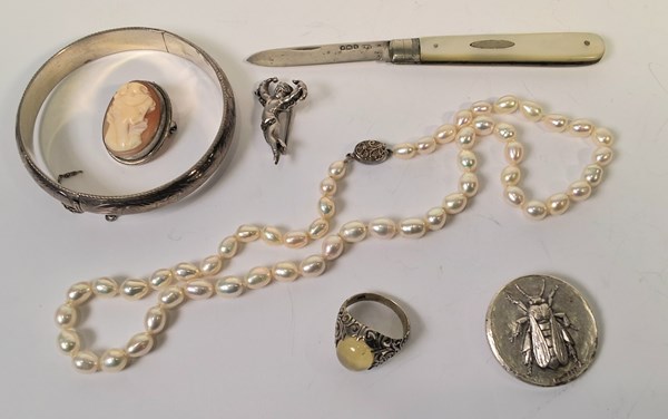 Lot 1044 - JEWELLERY