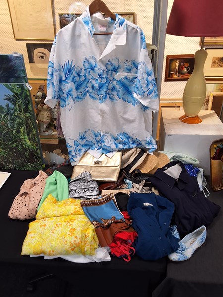 Lot 1162 - VINTAGE CLOTHING