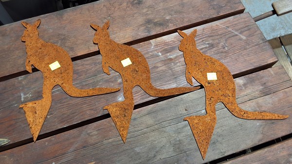Lot 26 - GARDEN KANGAROOS