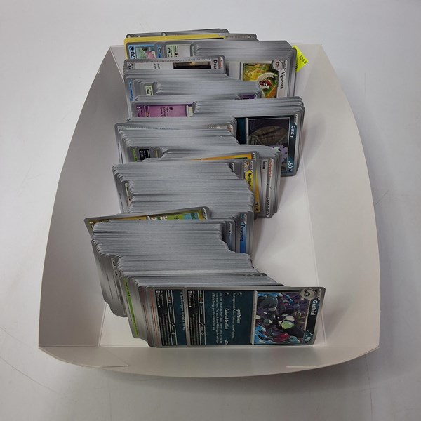 Lot 1373 - TRADING CARDS