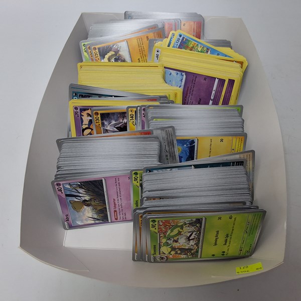 Lot 1375 - TRADING CARDS