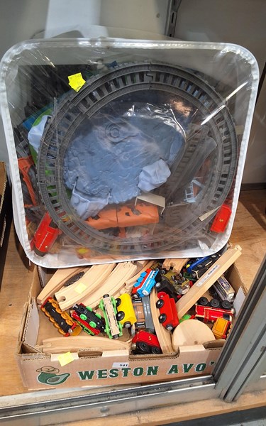 Lot 1370 - TRAIN SETS