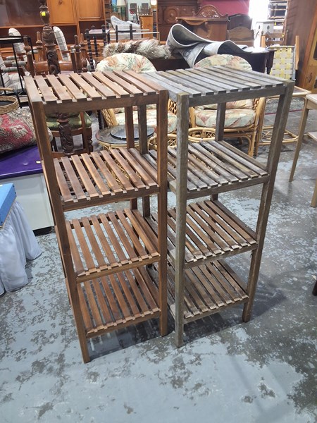 Lot 303 - SHELVING