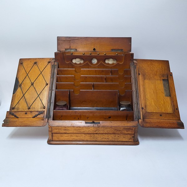 Lot 1052 - WRITING BOX