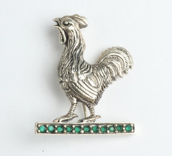 Lot 1042 - SILVER BROOCH