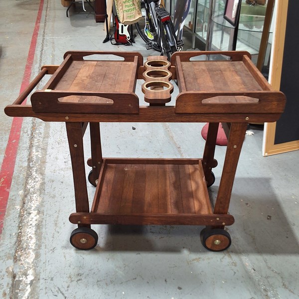 Lot 311 - TRAY MOBILE
