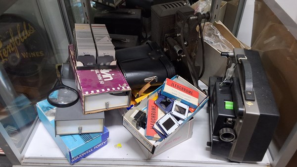 Lot 1435 - PHOTOGRAPHIC COLLECTABLES