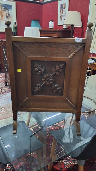 Lot 29 - FIRE SCREEN