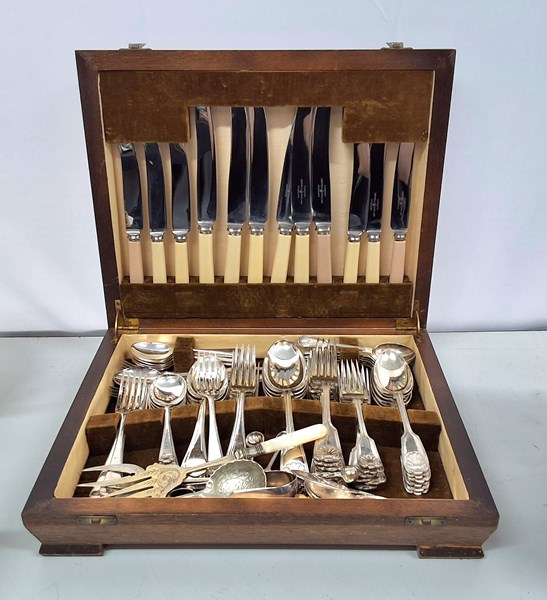 Lot 1269 - CUTLERY