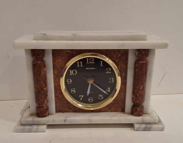 Lot 1203 - MANTEL CLOCK