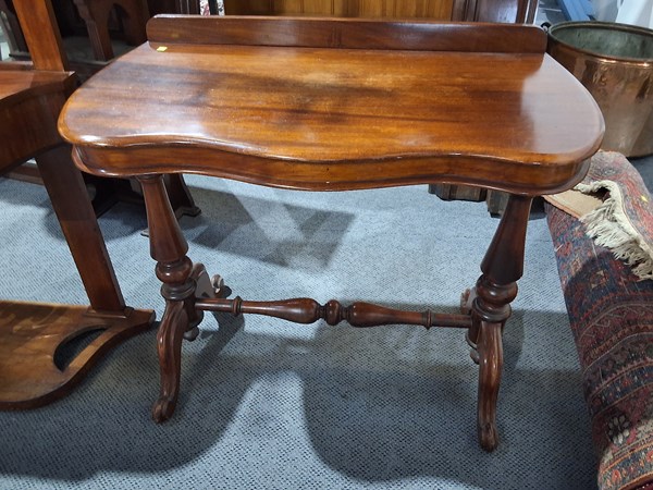 Lot 258 - CEDAR HALL TABLE