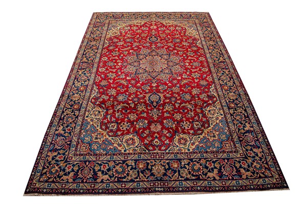 Lot 65 - ISFAHAN RUG