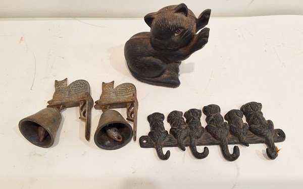 Lot 1340 - CAST IRON CATS