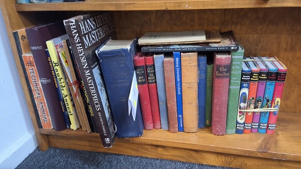 Lot 1503 - MIXED LIBRARY