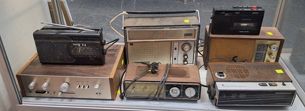 Lot 1515 - VINTAGE RADIOS