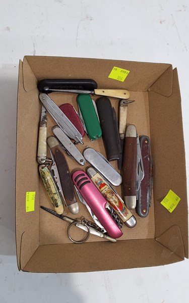 Lot 1299 - POCKET KNIVES