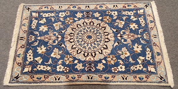 Lot 169 - ENTRANCE RUG