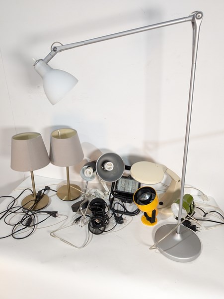 Lot 365 - LAMPS