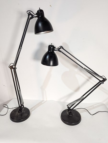 Lot 380 - LAMPS
