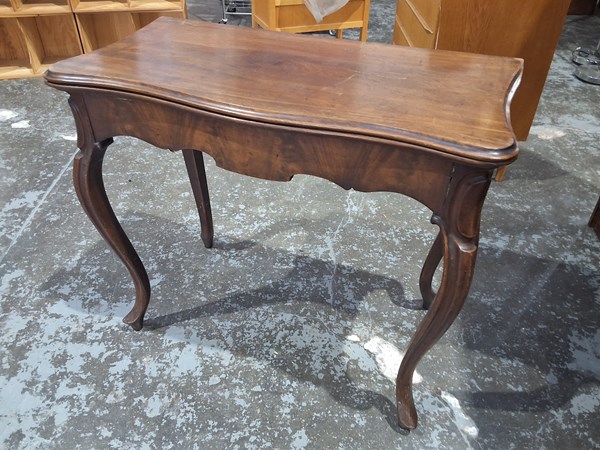 Lot 46 - GAMES TABLE