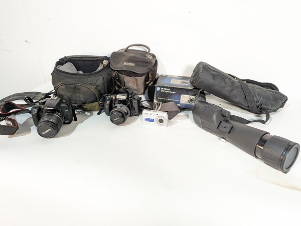 Lot 1320 - CAMERA LOT