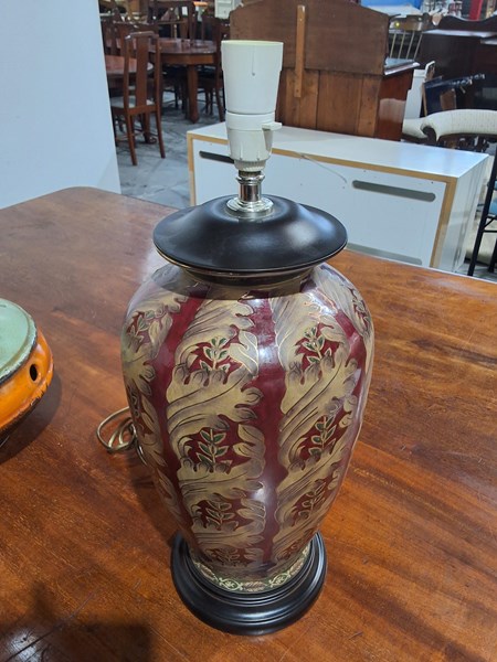 Lot 259 - TABLE LAMP