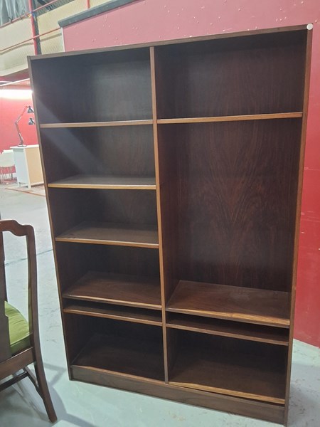 Lot 10 - BOOKSHELF