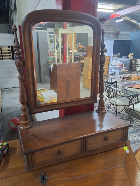 Lot 16 - VANITY MIRROR