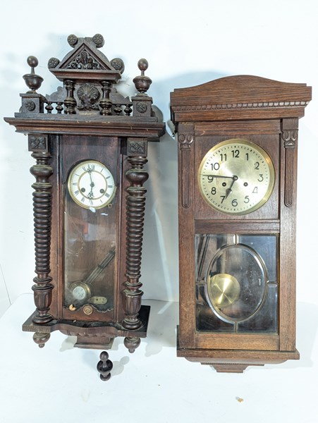 Lot 333 - WALL CLOCKS