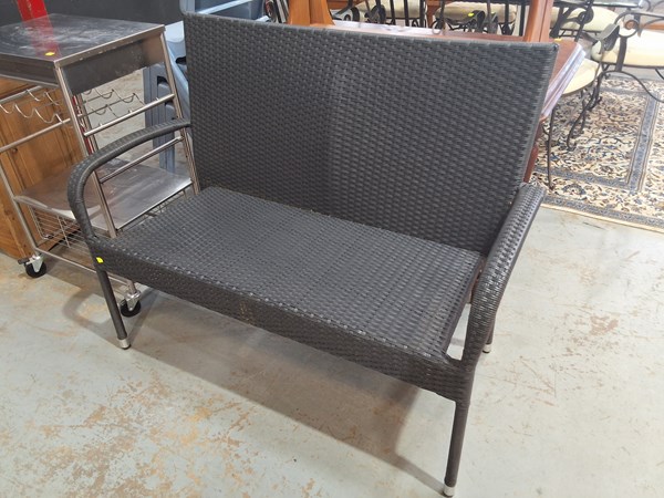 Lot 519 - OUTDOOR SETTING