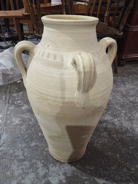Lot 226 - URN