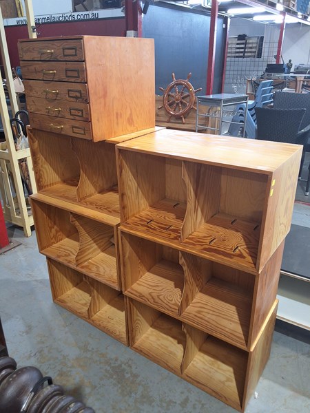 Lot 320 - TIMBER CRATES