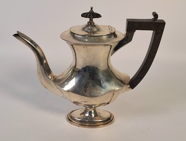 Lot 1064 - SILVER COFFEE POT
